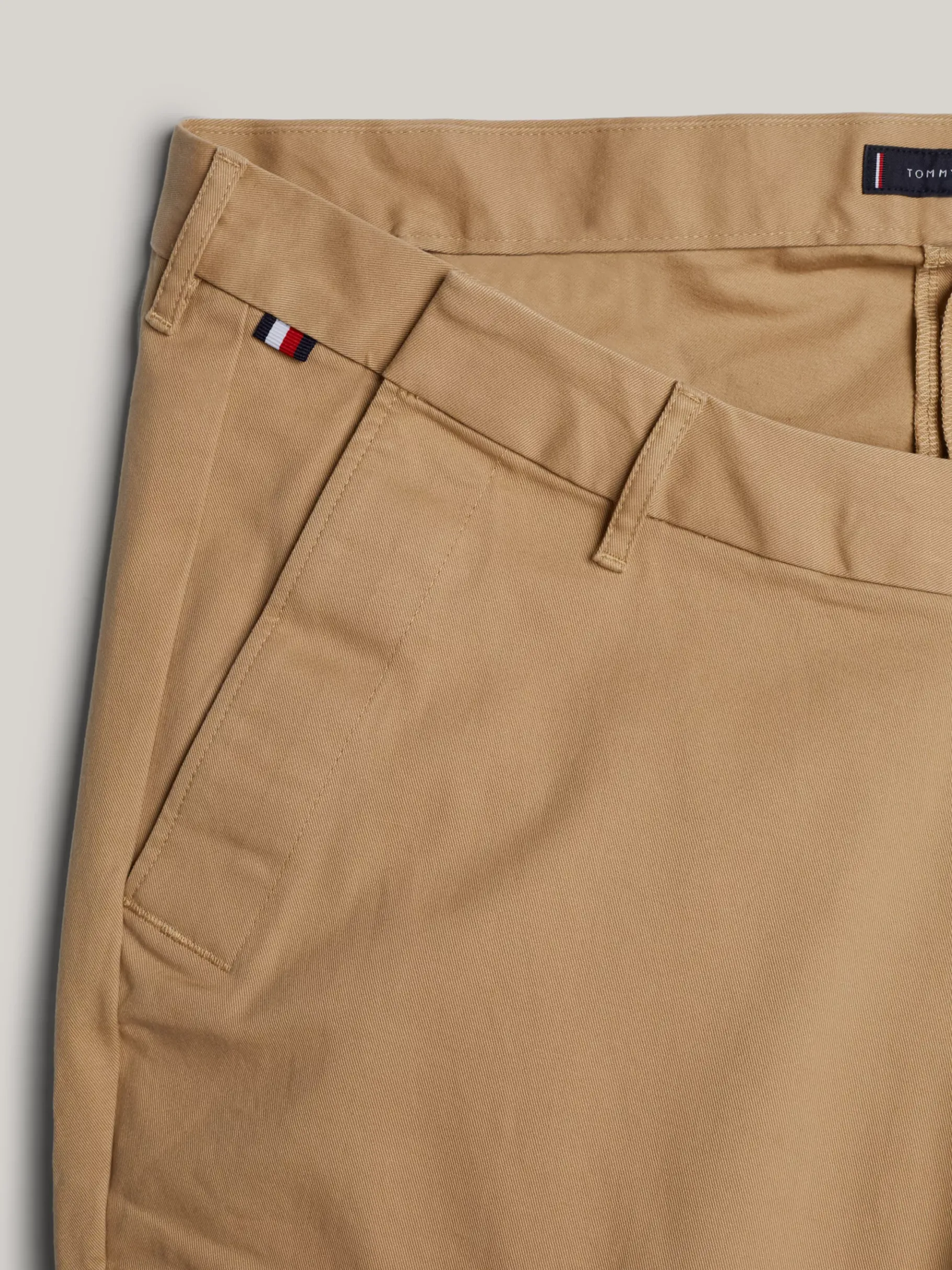Tommy Hilfiger Adaptive 1985 Collection Denton Straight Fit Chinos CLASSIC KHAKI Store