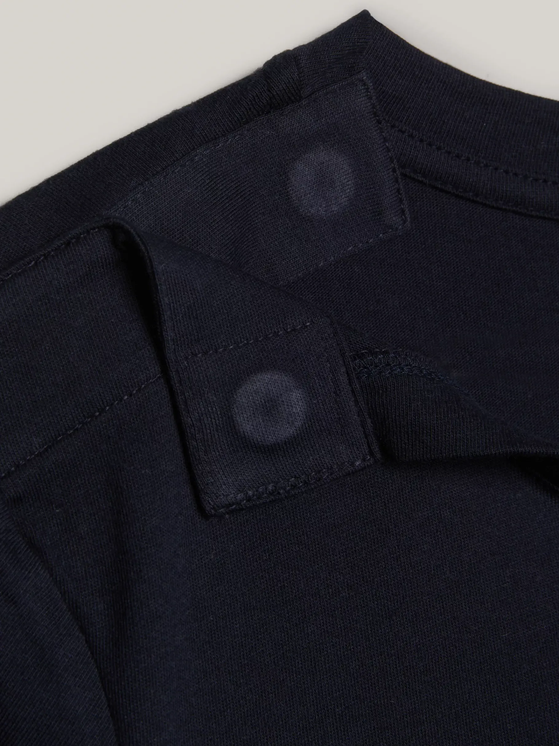 Tommy Hilfiger Adaptive Logo-T-Shirt mit Rundhalsausschnitt DESERT SKY New