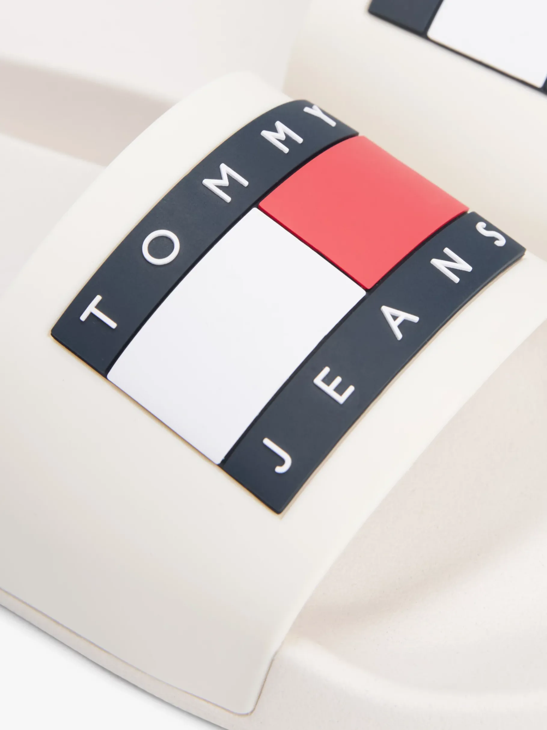 Tommy Hilfiger Badeschuh mit 3D-Logo ECRU Shop