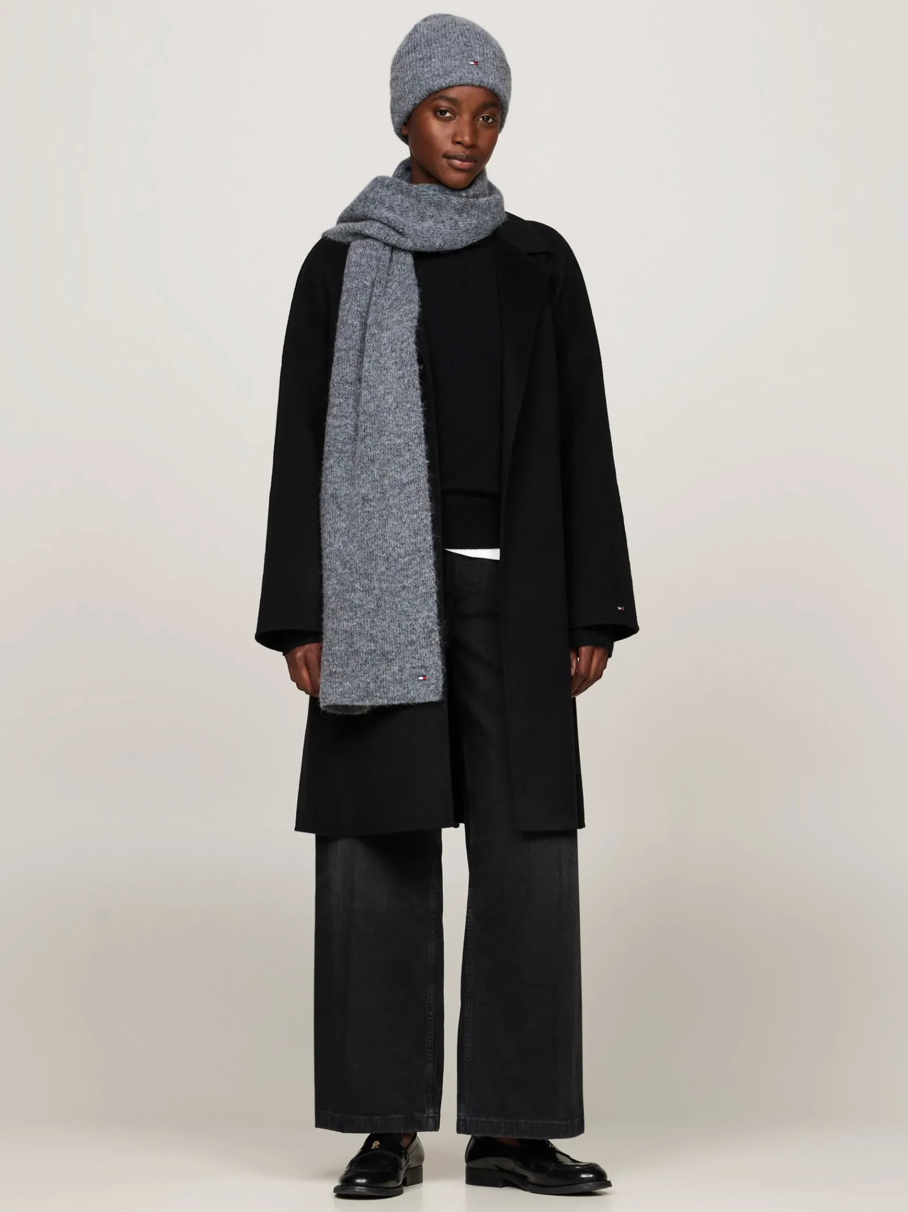 Tommy Hilfiger Beanie und Schal mit Flag im Geschenkset MID GREY MELANGE New