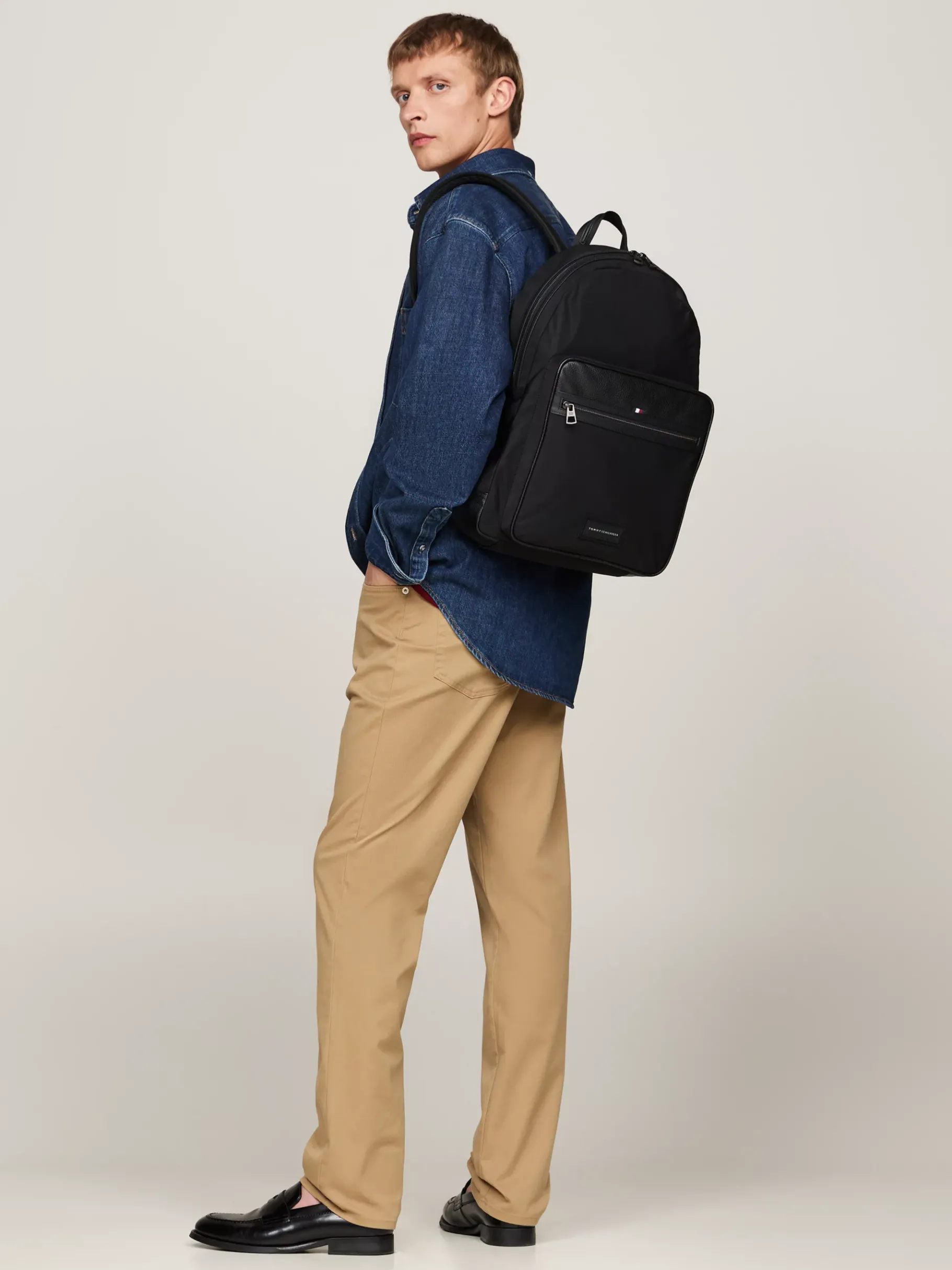 Tommy Hilfiger Casual kuppelförmiger Rucksack mit Logo-Patch BLACK Hot