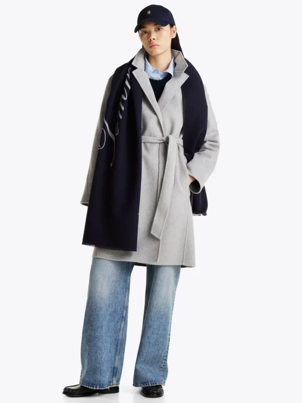 Tommy Hilfiger Chic Schal mit Logo und Fransen SPACE BLUE/SUGARCANE Clearance