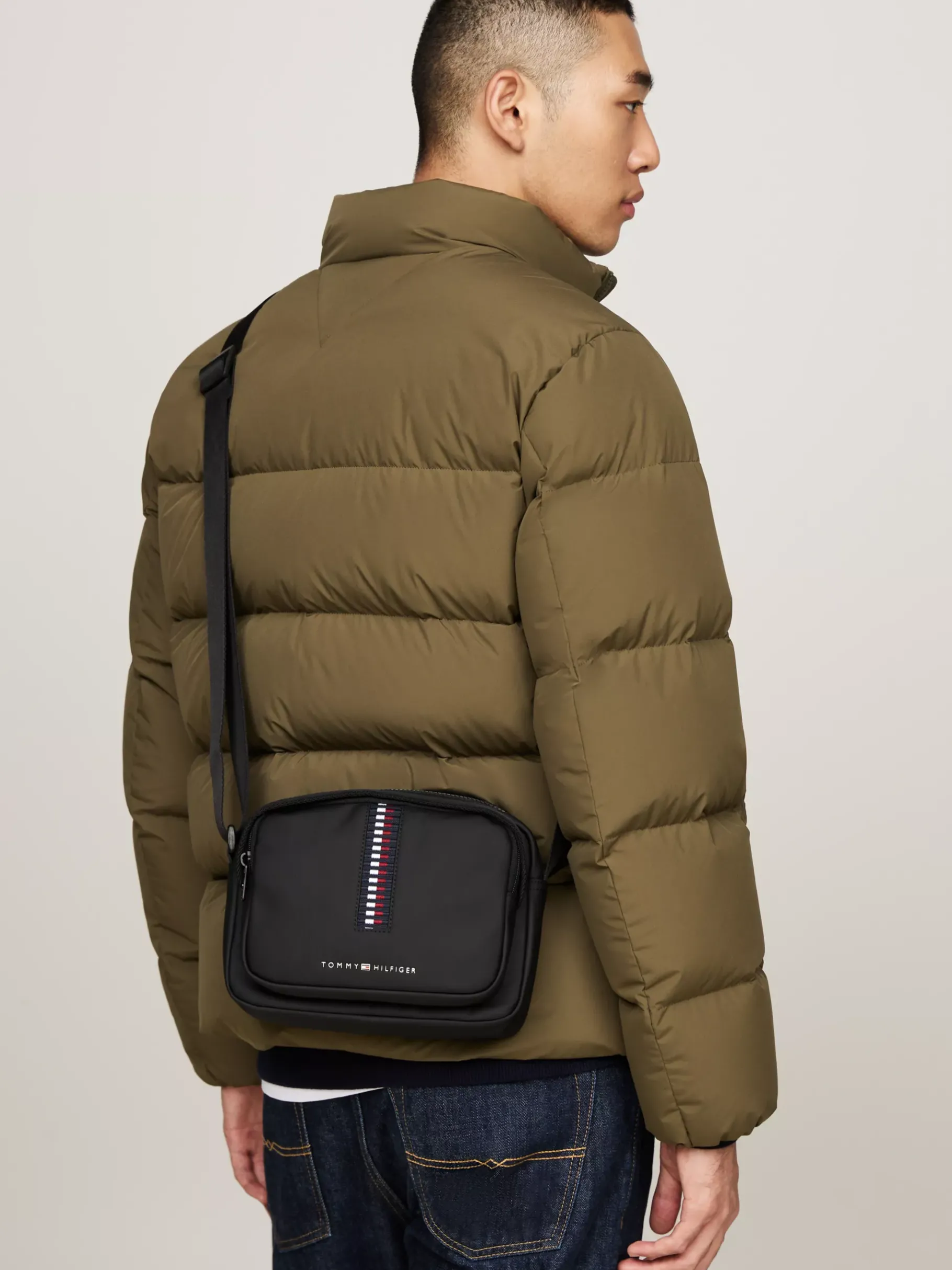 Tommy Hilfiger Corporate Kameratasche mit gewebtem Detail BLACK Cheap