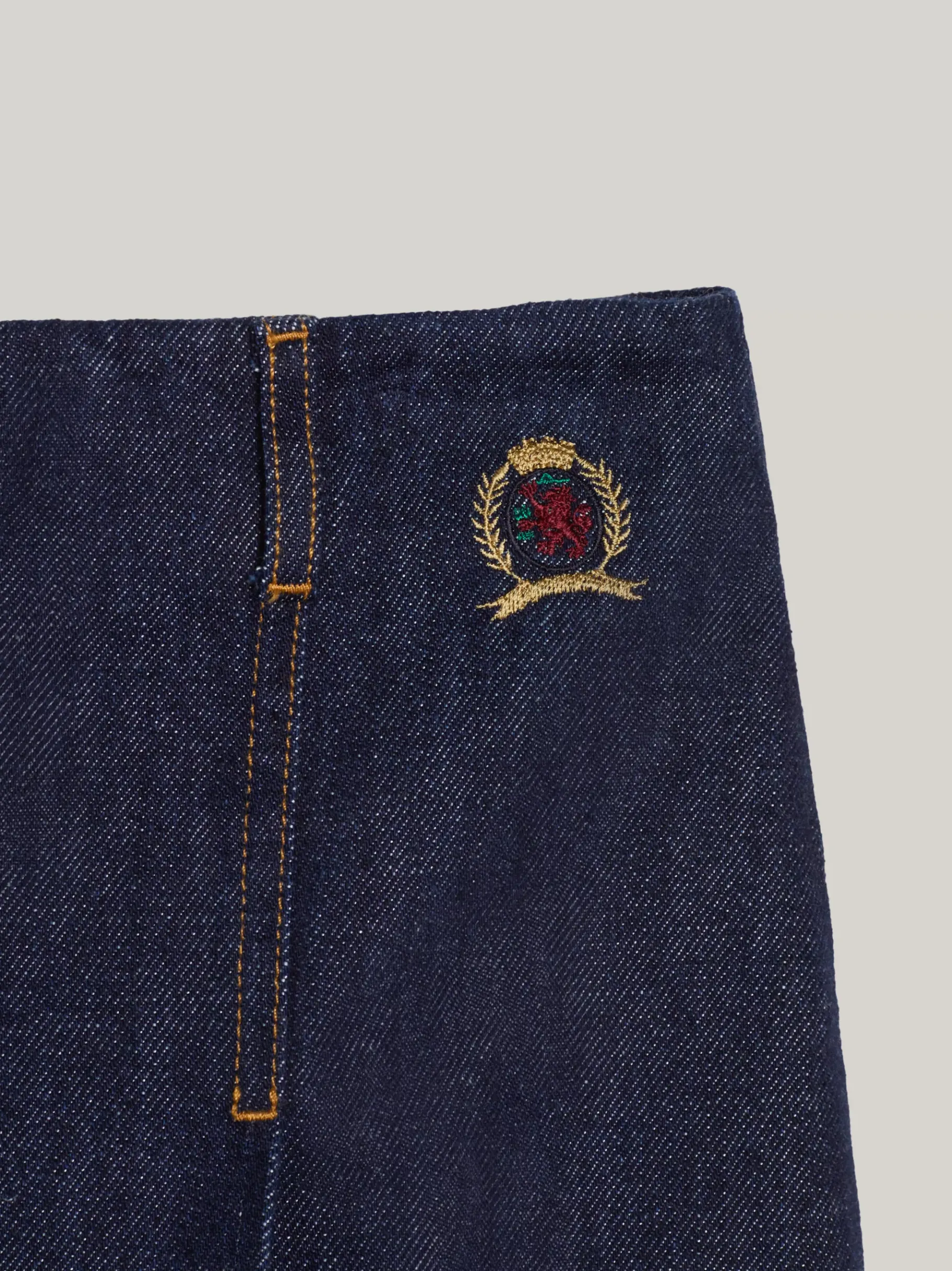 Tommy Hilfiger Denim-Minirock mit Falten und Wappen INDIGO DENIM Hot