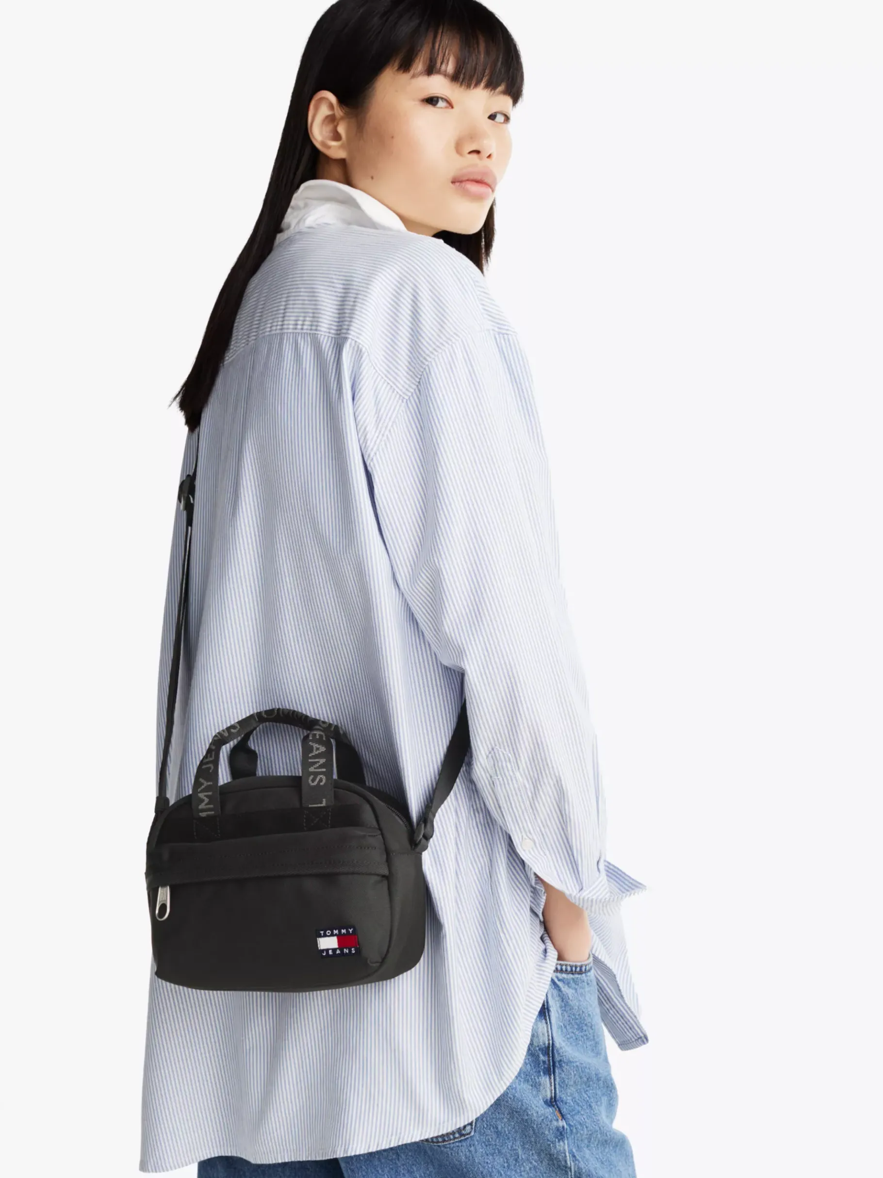 Tommy Hilfiger Essential Crossbody-Tasche mit Logomuster BLACK Sale