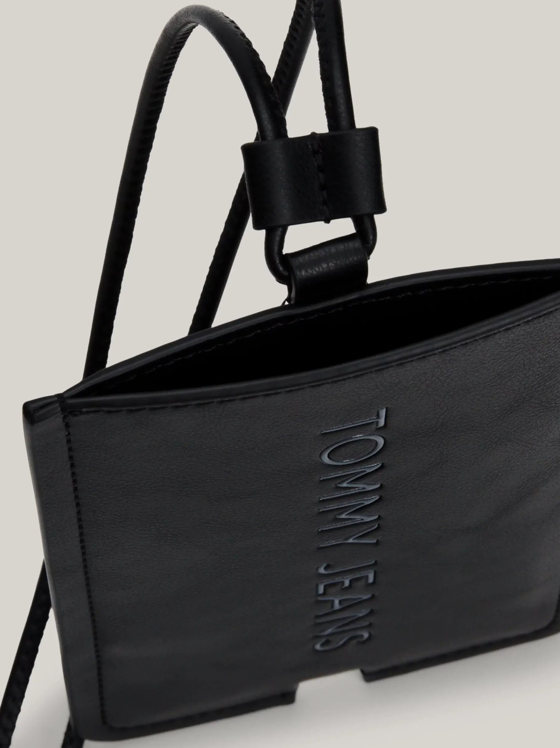 Tommy Hilfiger Essential Handyhülle mit Metall-Logo BLACK Outlet