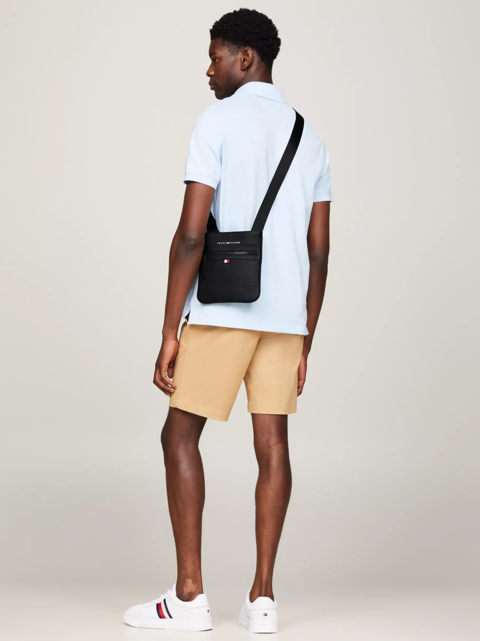 Tommy Hilfiger Essential kleine Crossbody-Tasche BLACK Outlet