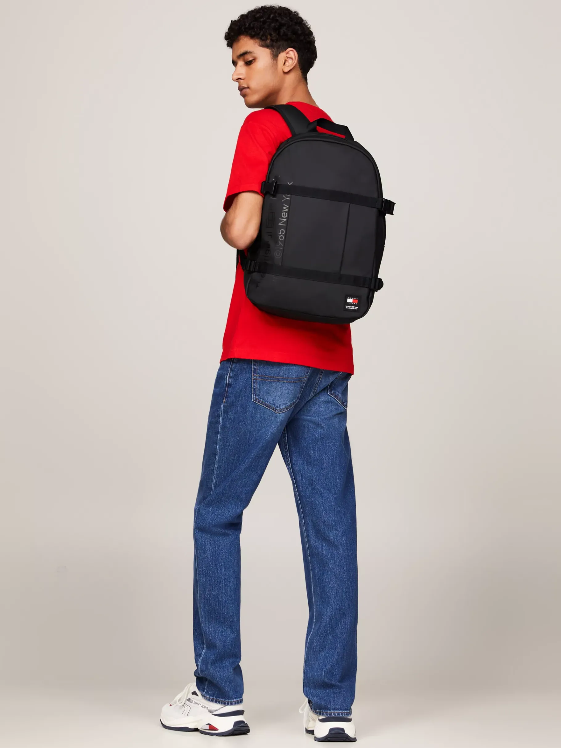 Tommy Hilfiger Essential kuppelförmiger Rucksack BLACK Hot