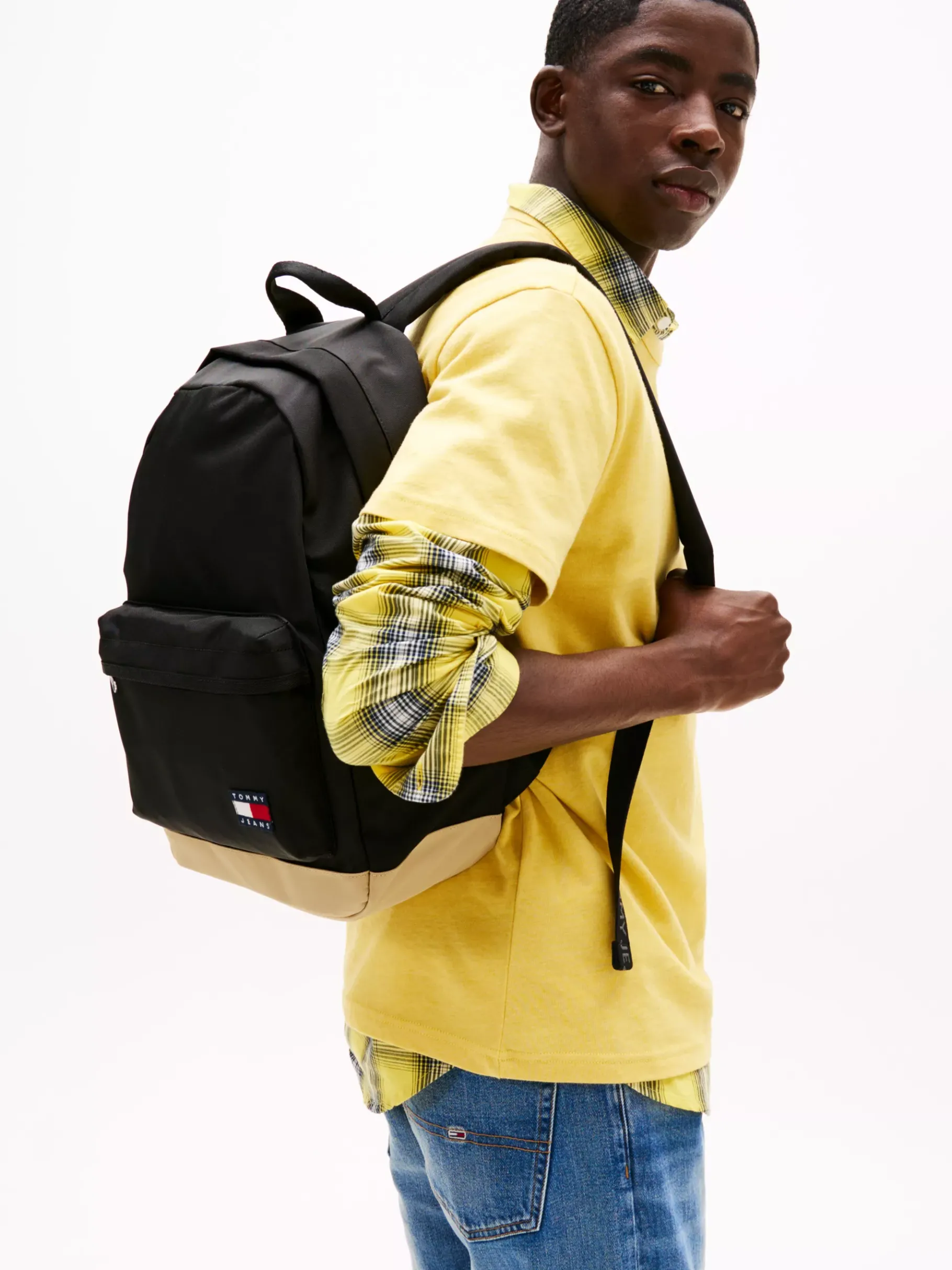 Tommy Hilfiger Essential kuppelförmiger Rucksack BLACK Store