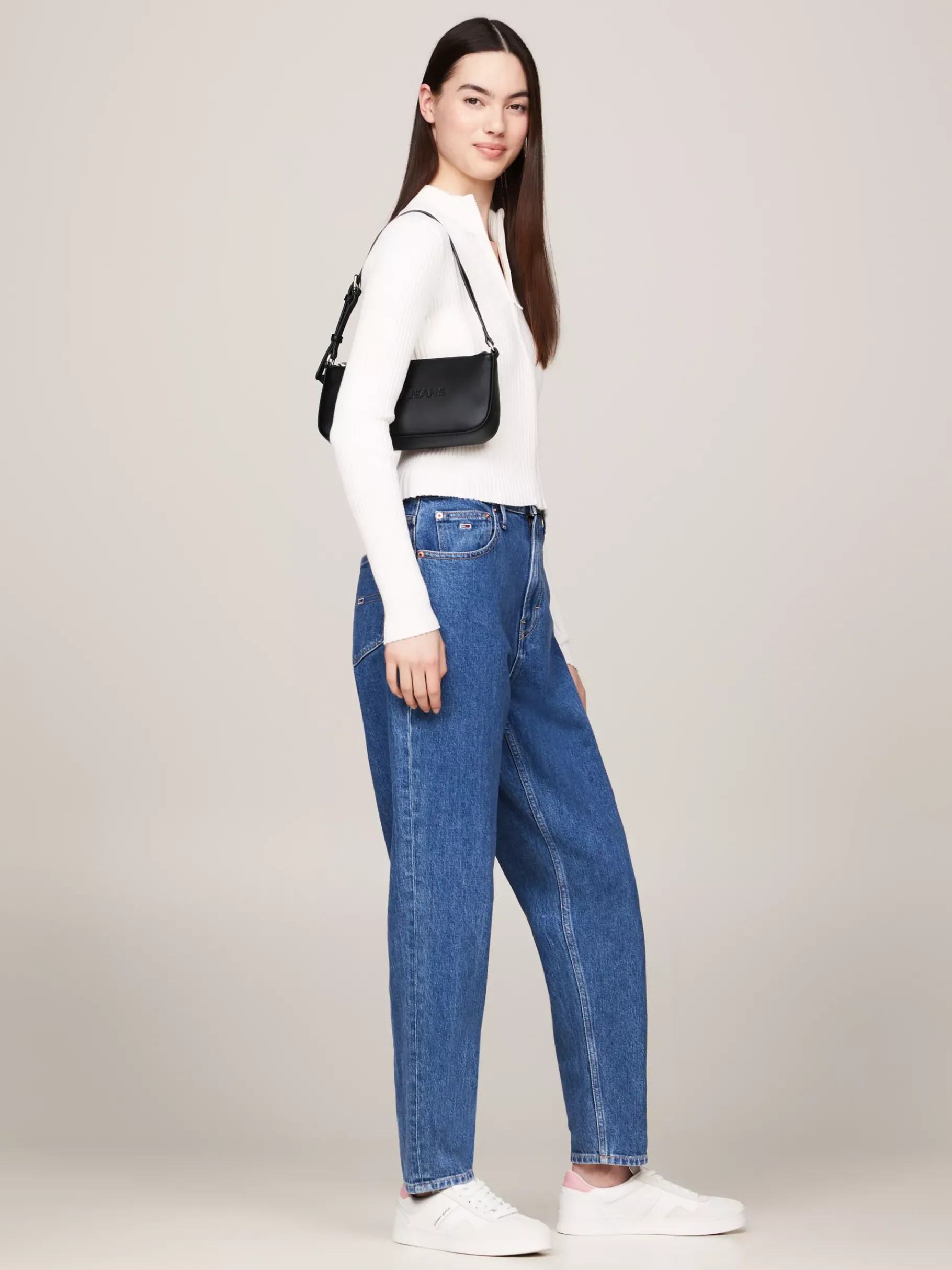 Tommy Hilfiger Essential Schultertasche mit Metall-Logo BLACK Fashion