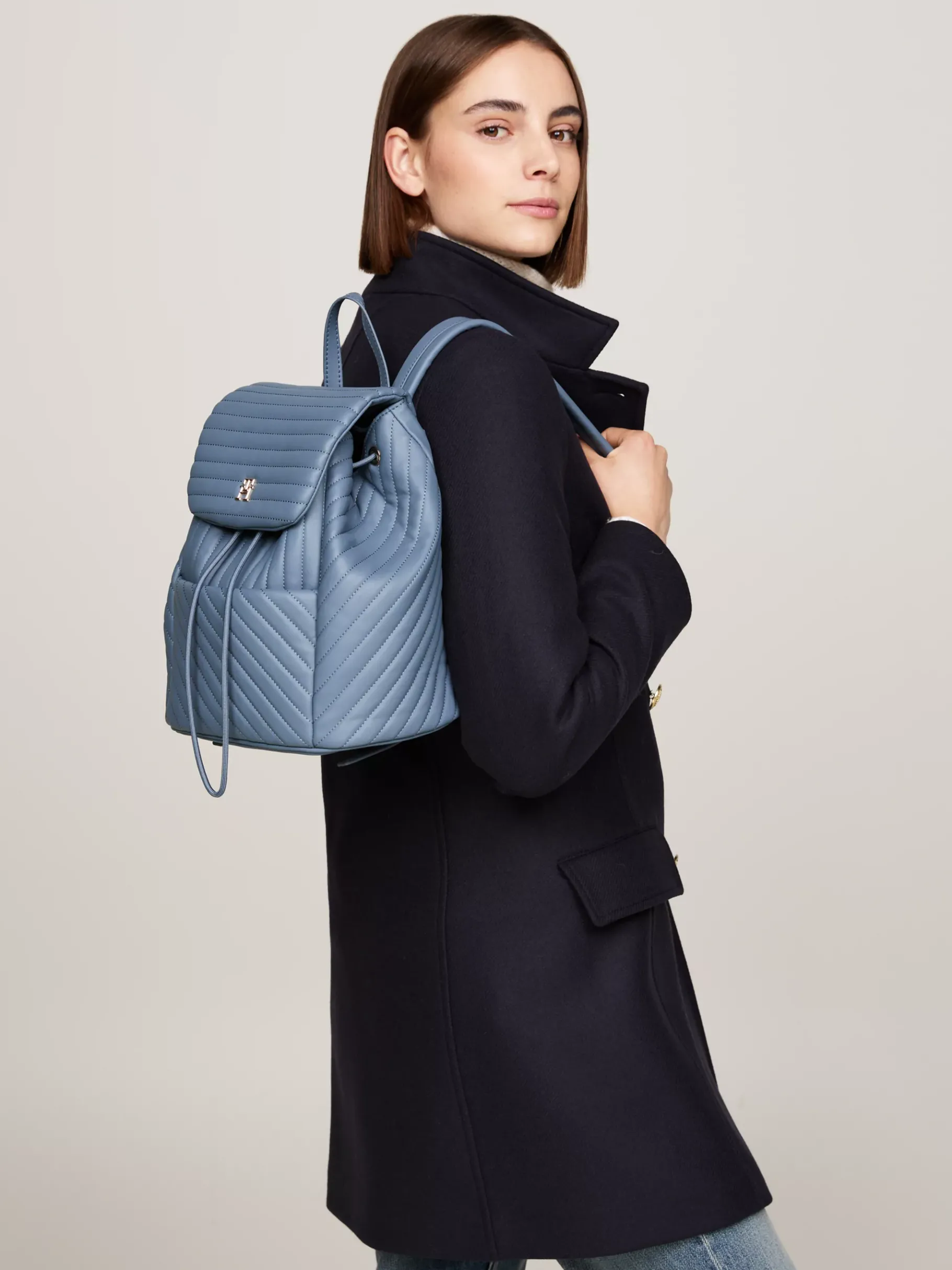 Tommy Hilfiger Gesteppter Rucksack mit TH-Monogramm FADED INK Outlet