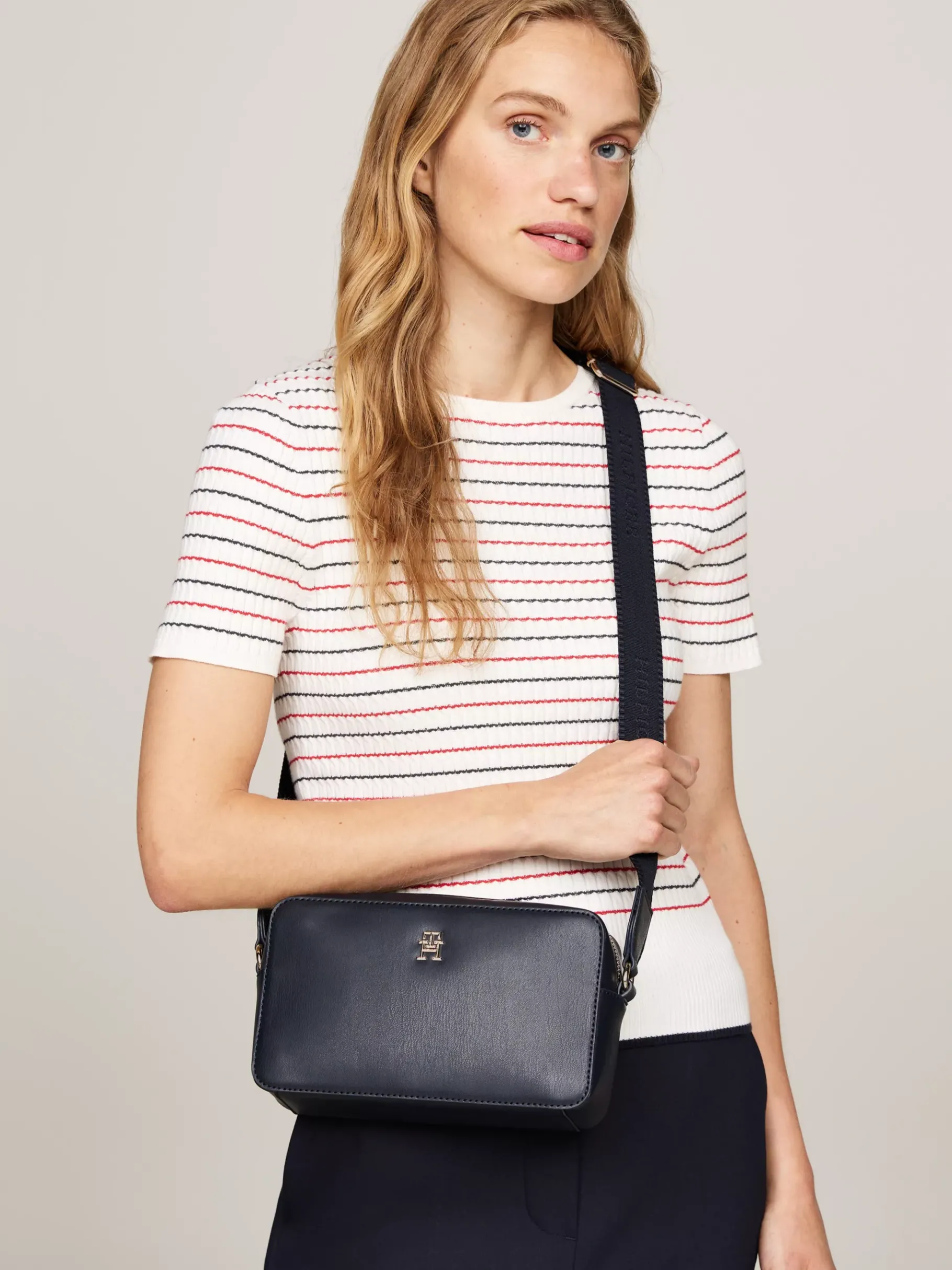 Tommy Hilfiger Hilfiger Monotype Kameratasche SPACE BLUE Fashion