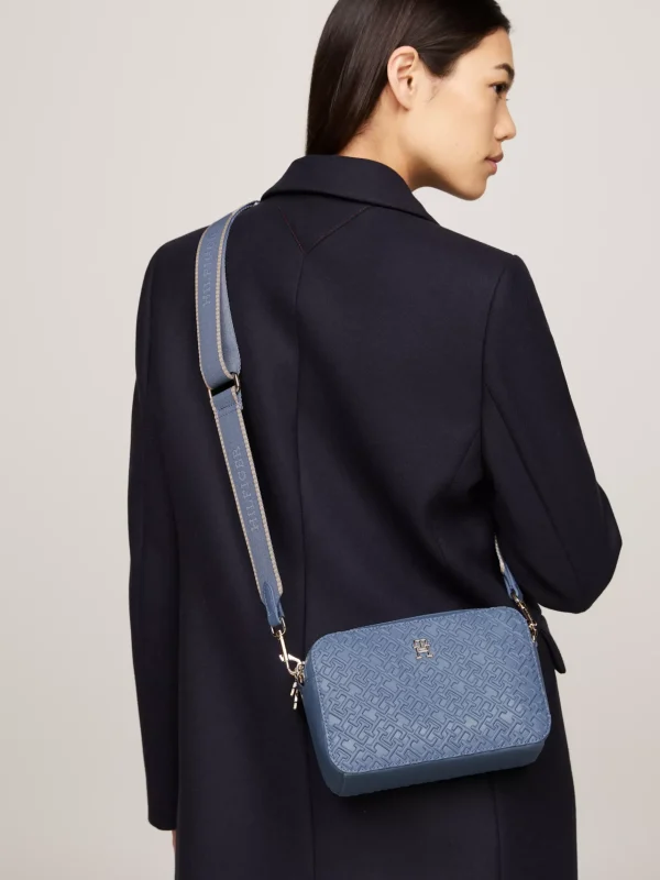 Tommy Hilfiger Kameratasche mit geprägten TH-Monogrammen FADED INK Flash Sale