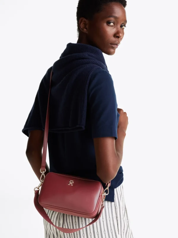 Tommy Hilfiger Kameratasche mit TH-Monogramm-Emblem RASPBERRY TRUFFLE Best