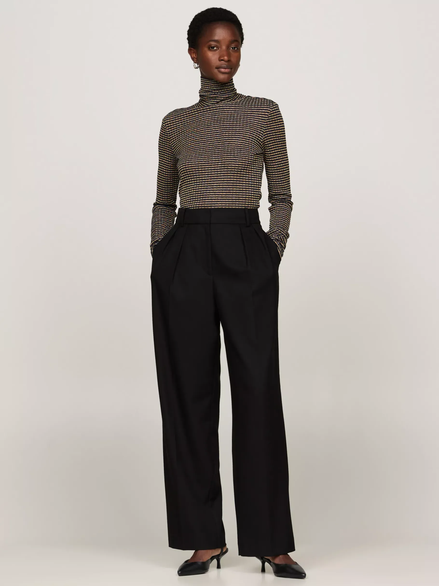 Tommy Hilfiger Kitten Heel aus Leder mit TH-Monogramm BLACK Hot