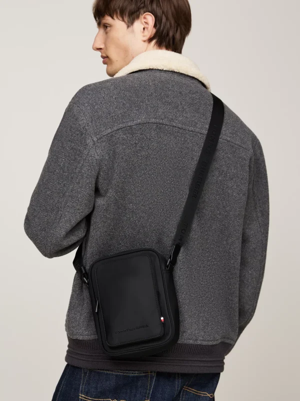 Tommy Hilfiger Kleine Reportertasche mit Struktur und Logo BLACK New