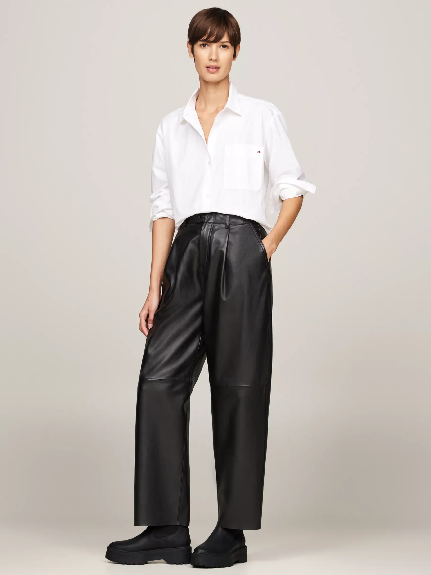 Tommy Hilfiger Klobiger Chelsea-Boot mit gummiertem Finish BLACK Store