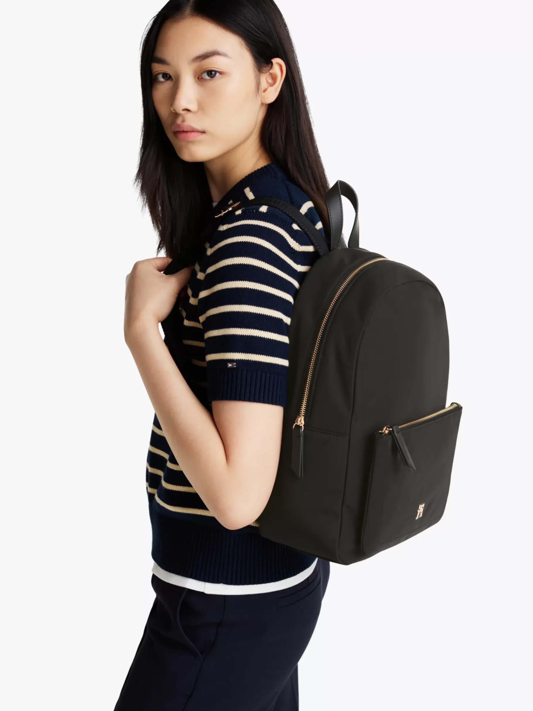 Tommy Hilfiger Kuppelförmiger Rucksack mit TH-Monogramm BLACK Discount