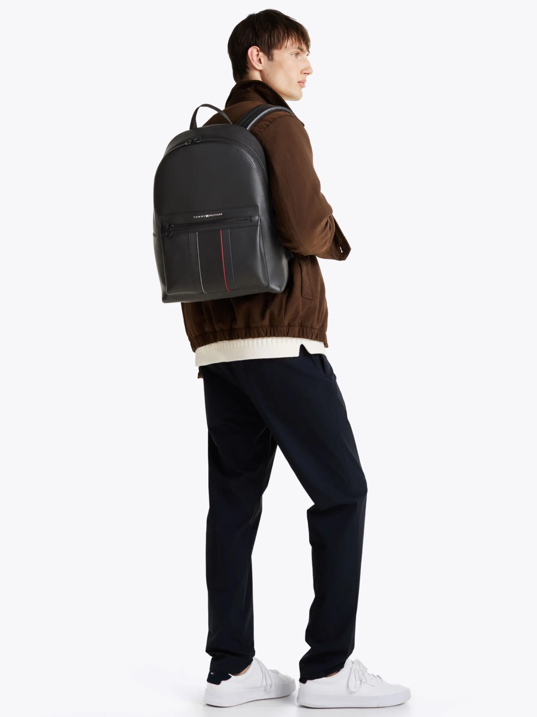 Tommy Hilfiger Kuppelförmiger Rucksack mit Metall-Logo BLACK Discount