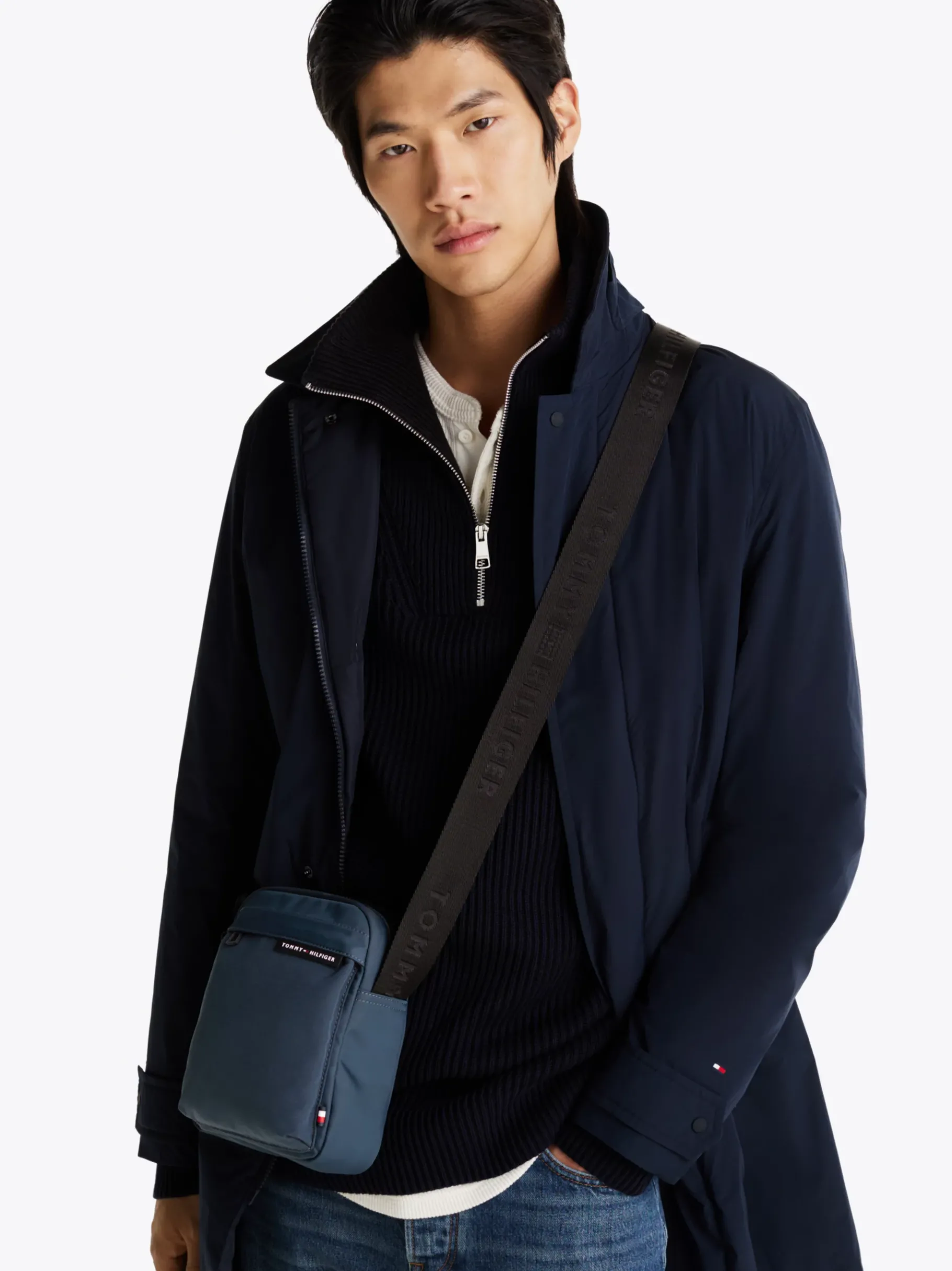 Tommy Hilfiger Reportertasche mit gummiertem Logo MILITARY DENIM Outlet