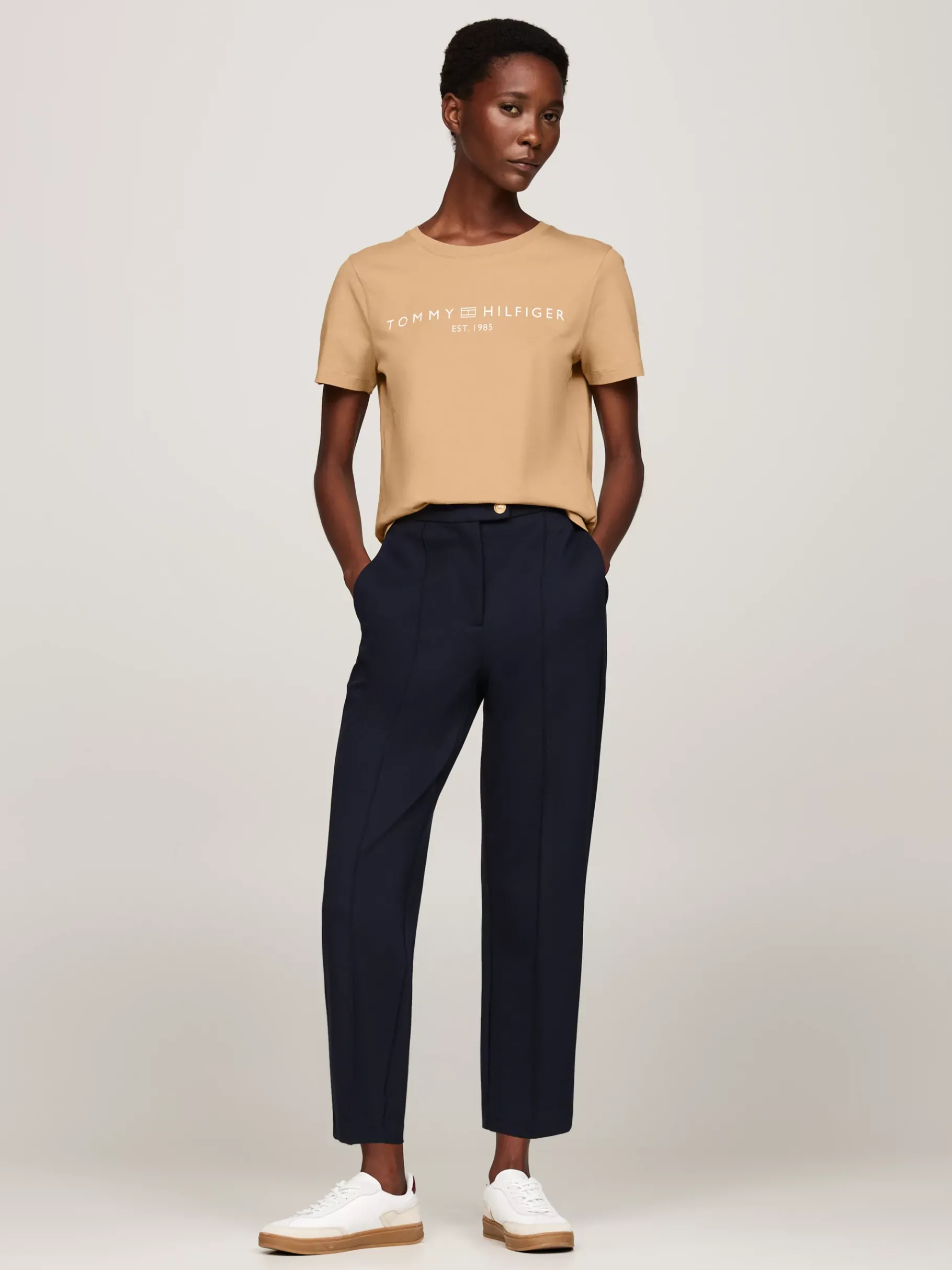 Tommy Hilfiger Rundhals-T-Shirt mit Logo CLASSIC KHAKI Best Sale