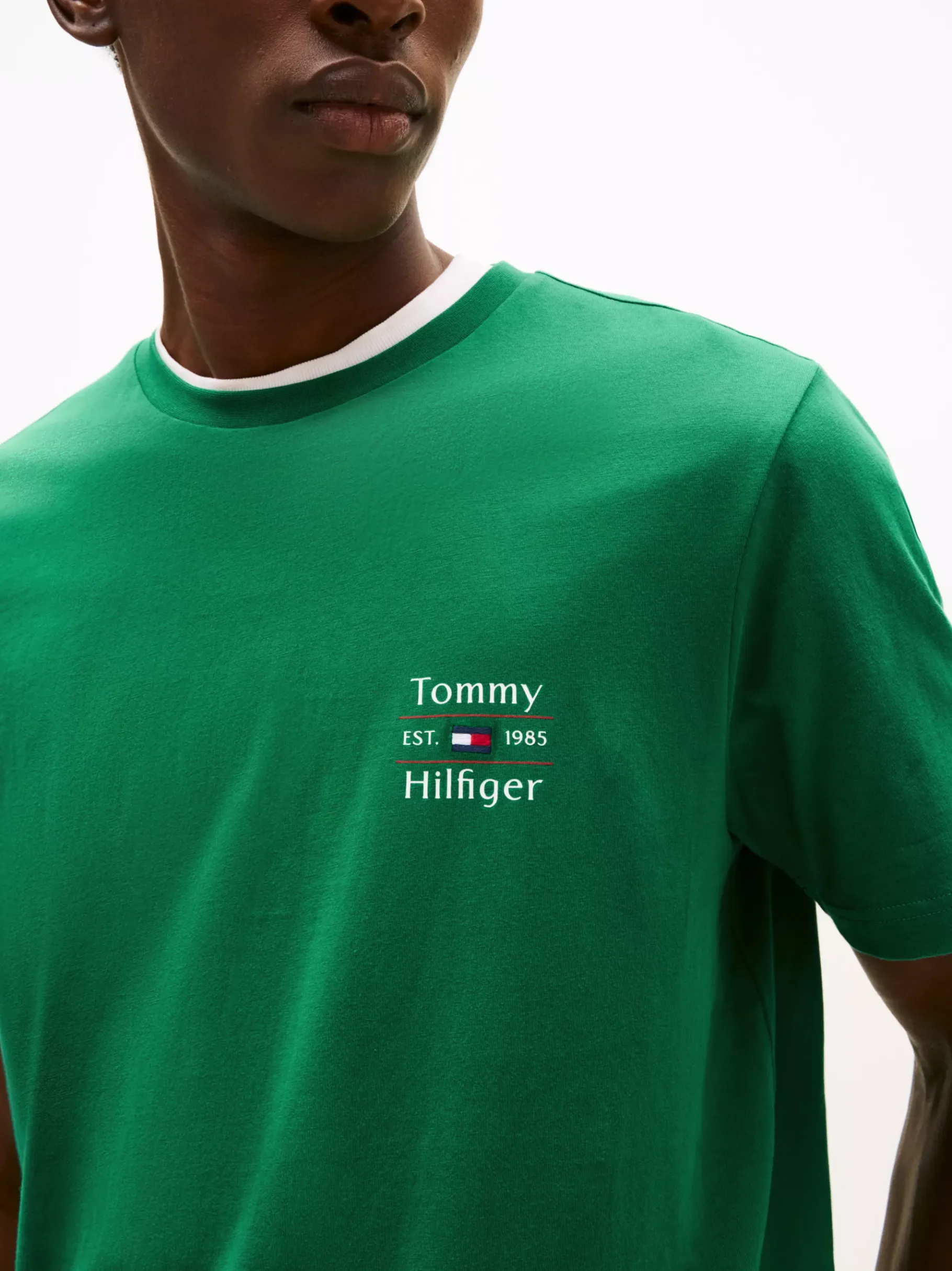 Tommy Hilfiger Rundhals-T-Shirt mit Logo NOUVEAU GREEN Shop