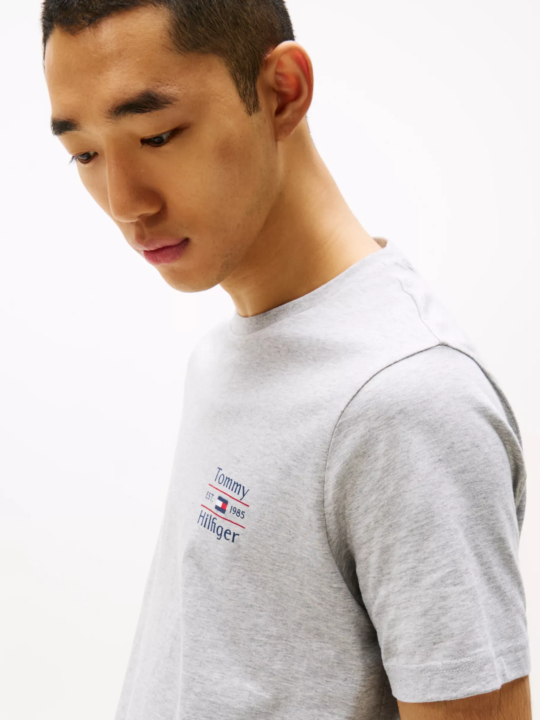 Tommy Hilfiger Rundhals-T-Shirt mit Logo LIGHT GREY HEATHER Shop