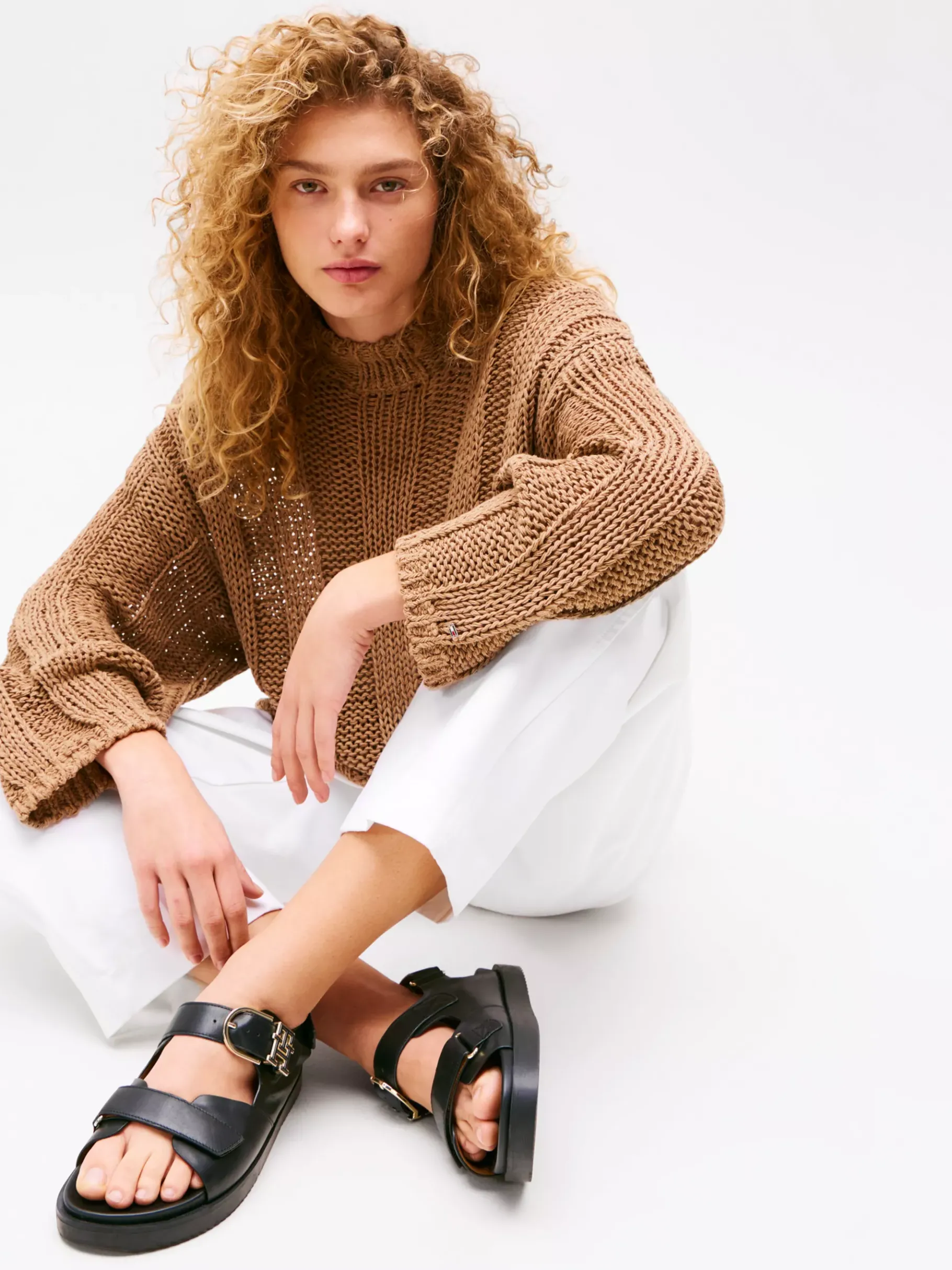 Tommy Hilfiger Rutschhemmende Ledersandale mit TH-Monogramm BLACK Sale