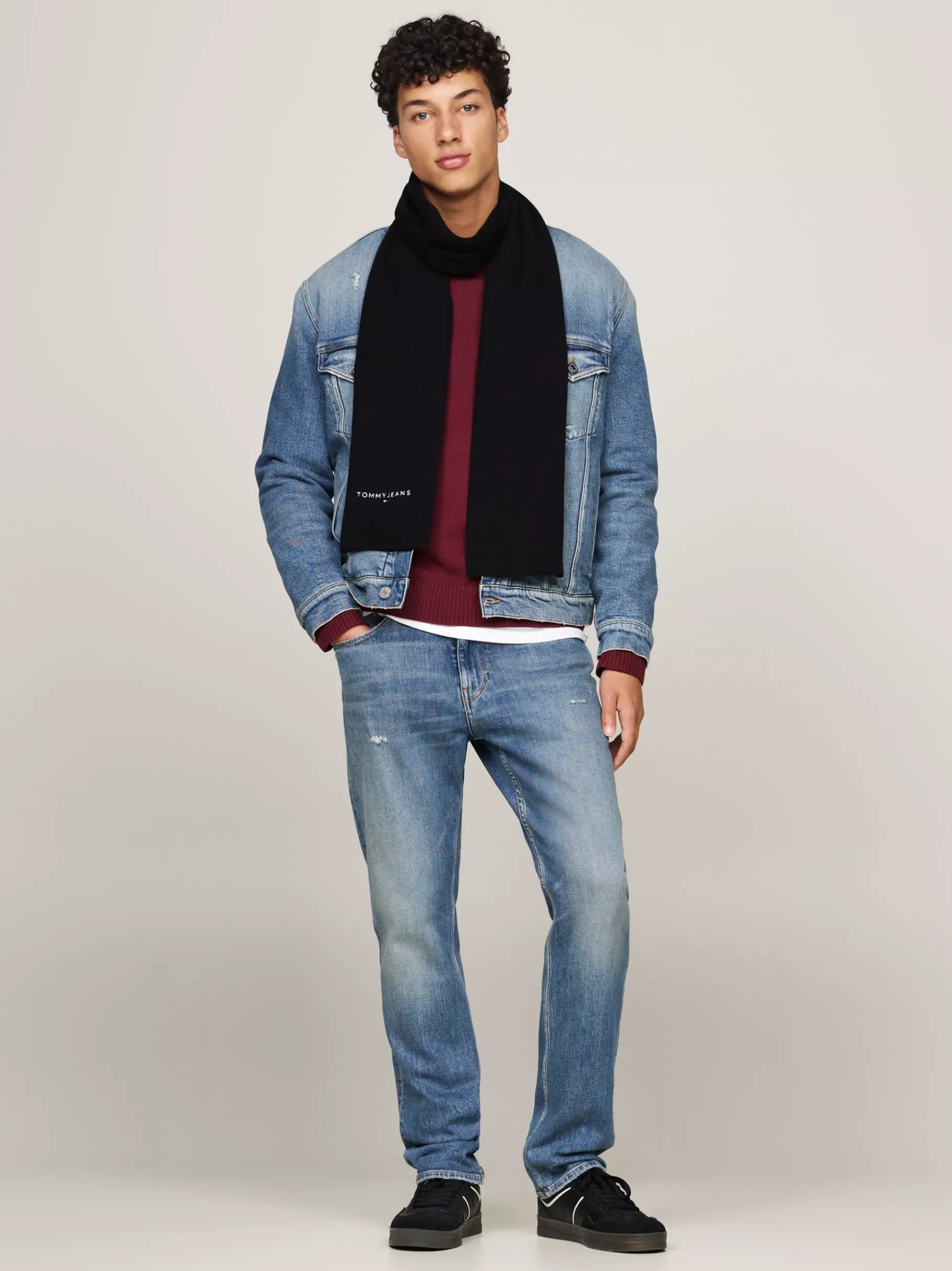 Tommy Hilfiger Strickschal mit aufgesticktem Logo BLACK Shop