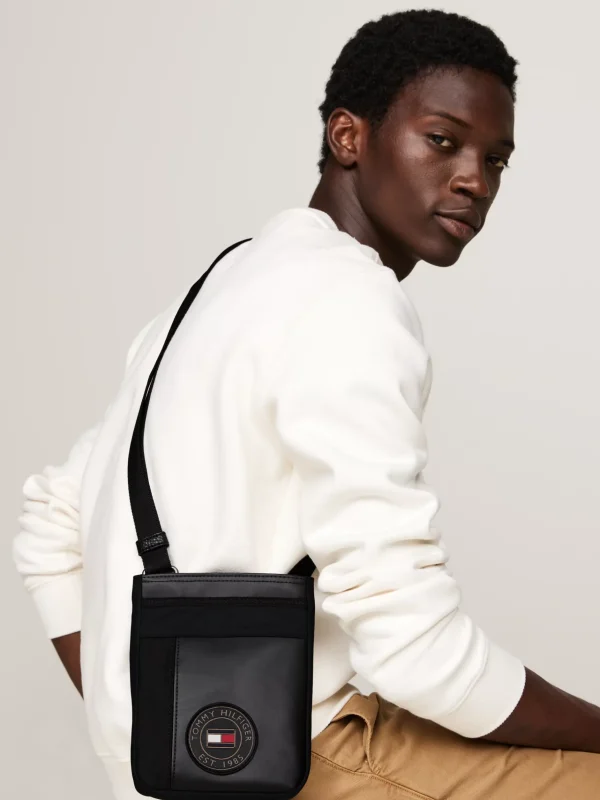 Tommy Hilfiger Strukturierte Crossbody-Tasche mit Logo-Patch BLACK Cheap