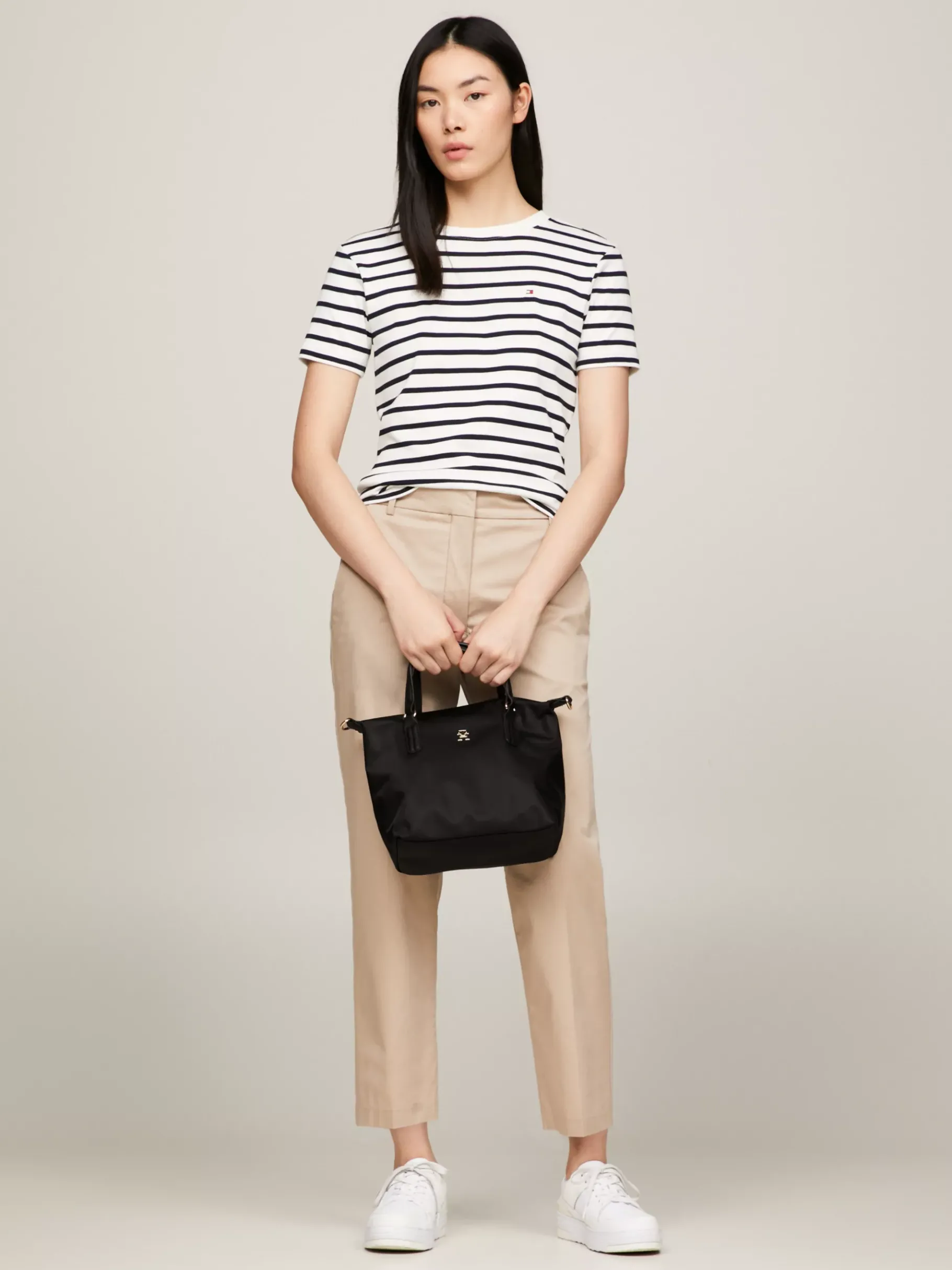 Tommy Hilfiger TH Emblem kleine Tote-Bag BLACK Discount