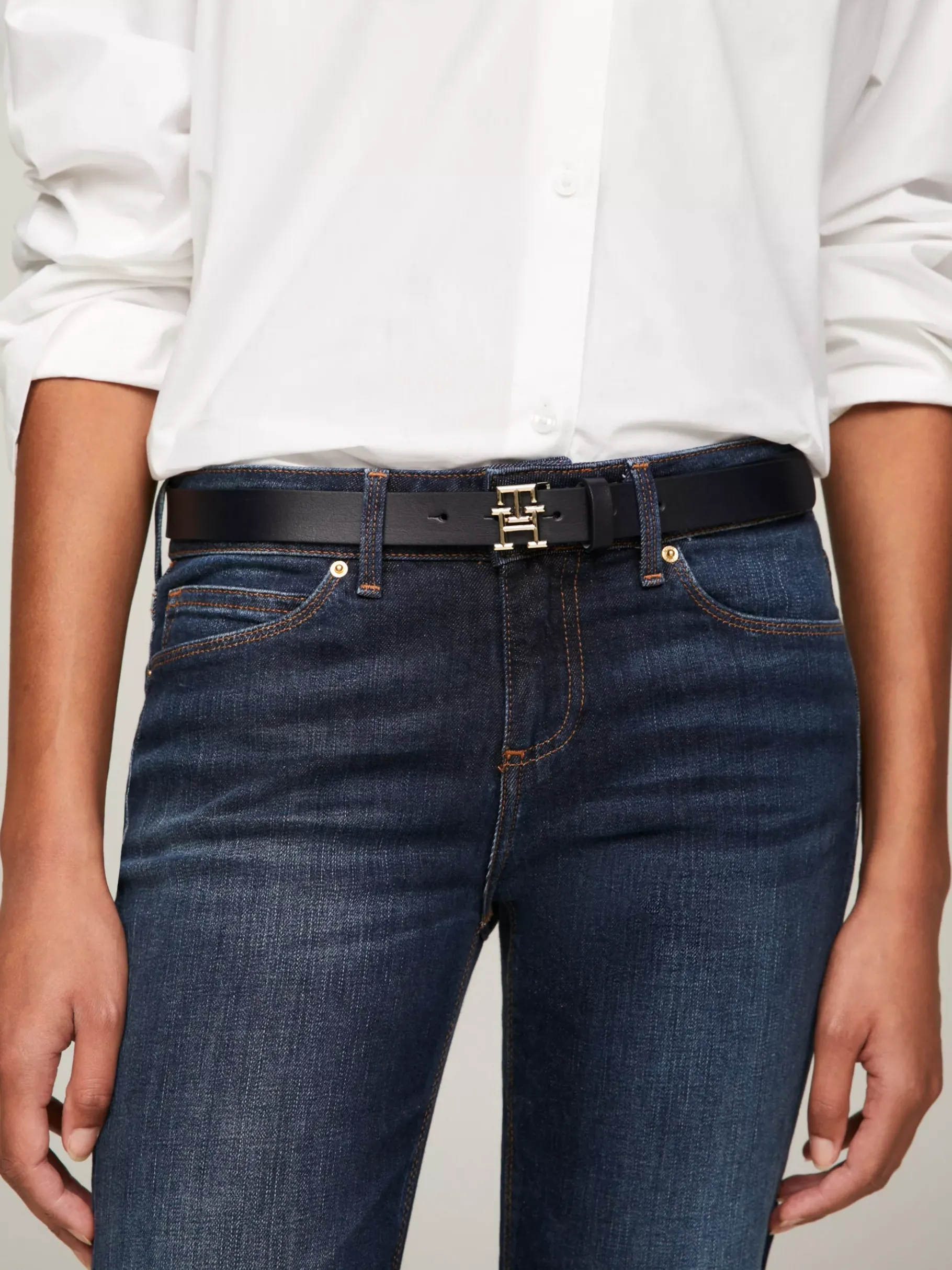 Tommy Hilfiger TH Emblem Ledergürtel SPACE BLUE Best Sale