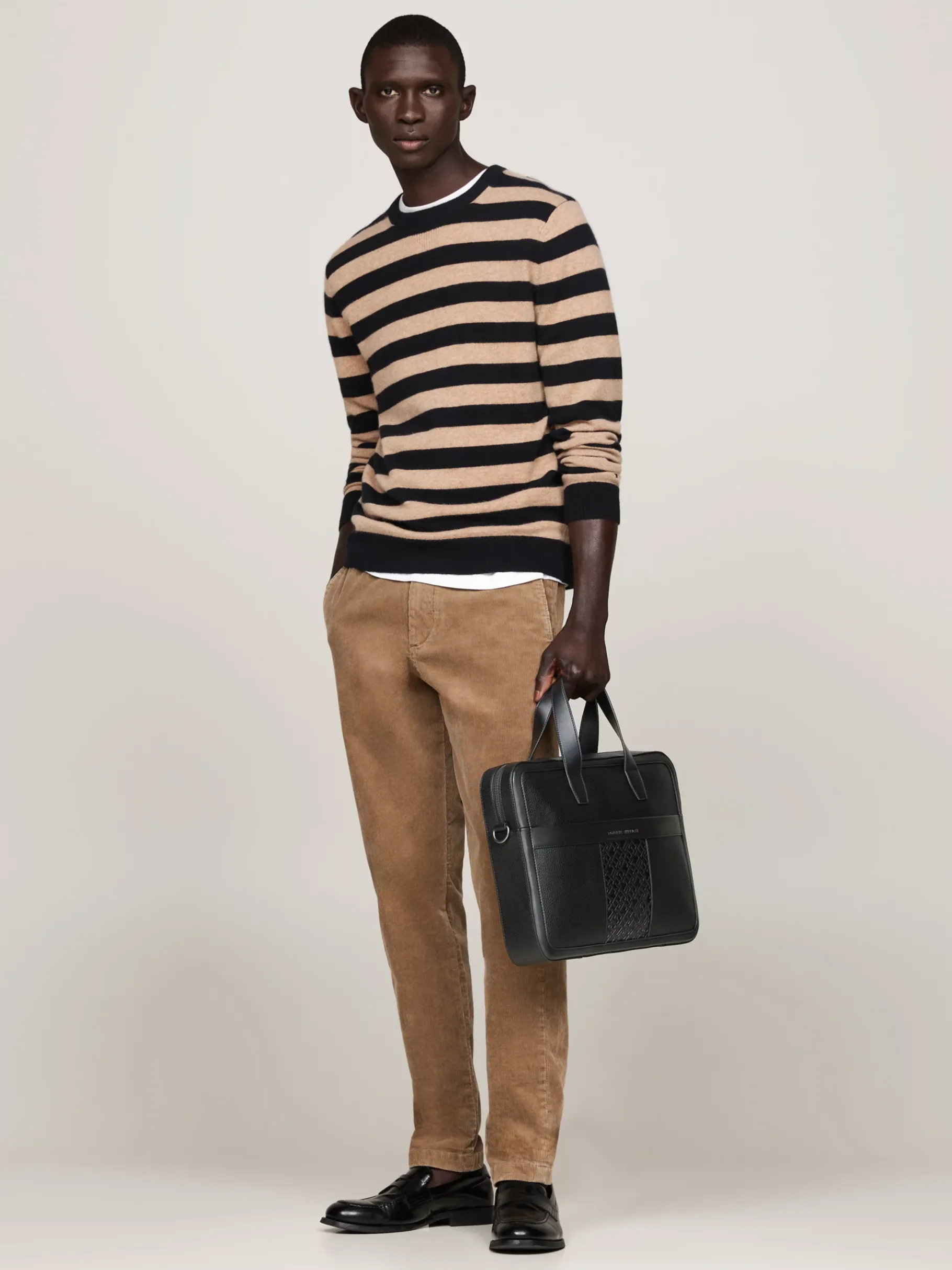 Tommy Hilfiger TH Monogram genarbte Laptop-Tasche BLACK Best Sale