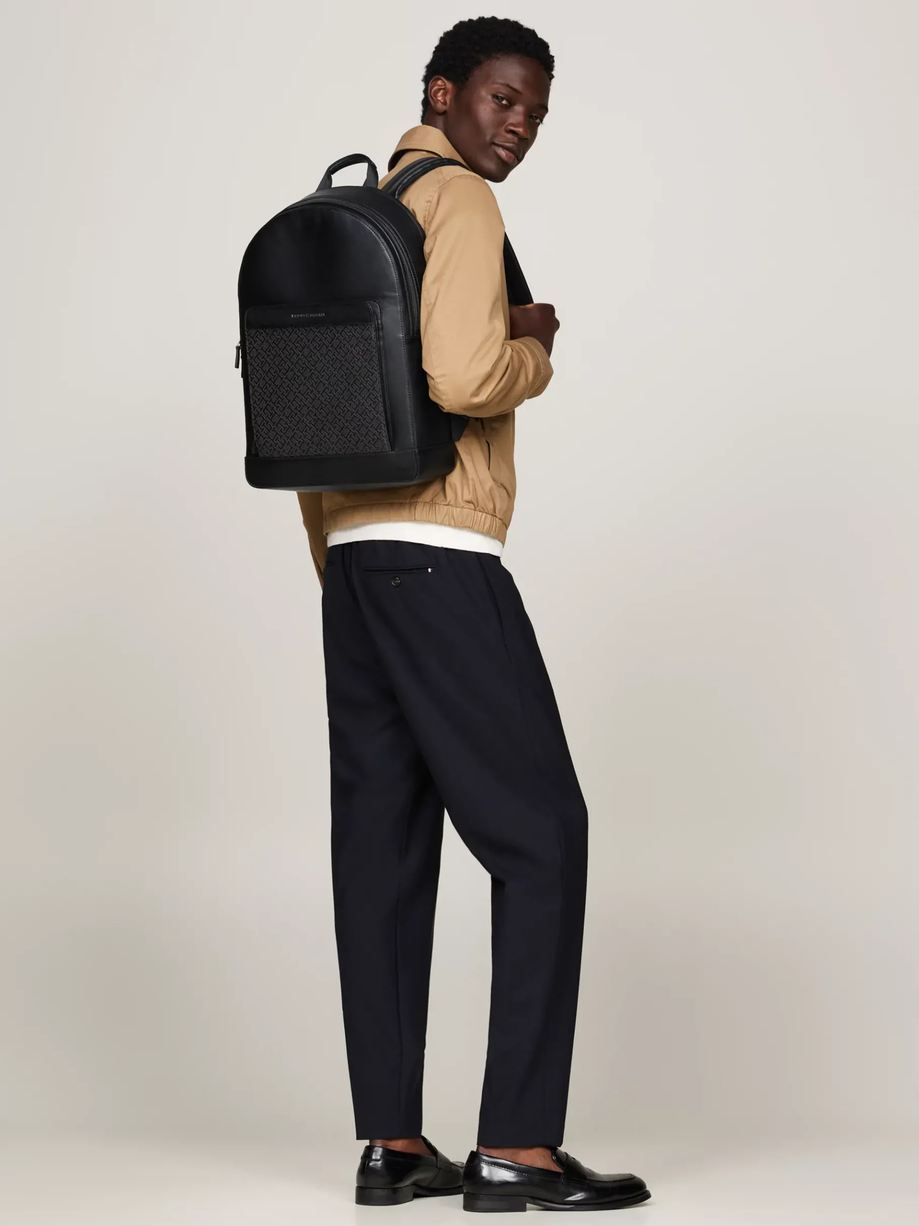 Tommy Hilfiger TH kuppelförmiger Rucksack MONOGRAM Store