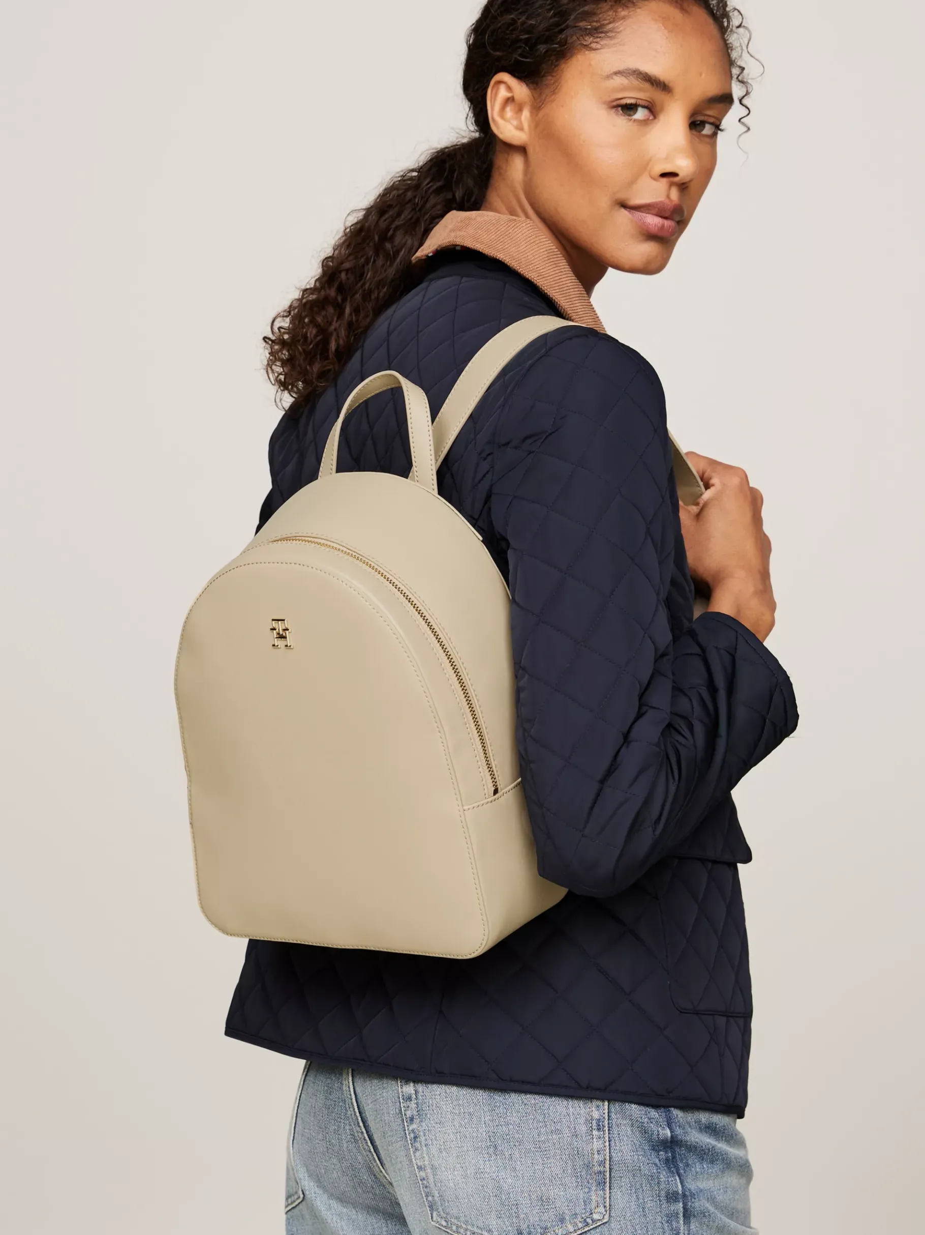 Tommy Hilfiger TH Monogram kuppelförmiger Rucksack BEIGE Fashion