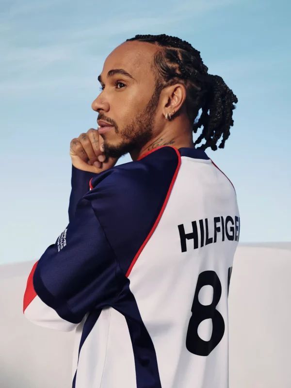 Tommy Hilfiger Tommy x Mercedes F1 x CR Eishockey-Sweatshirt mit Rückengrafik WHITE Best