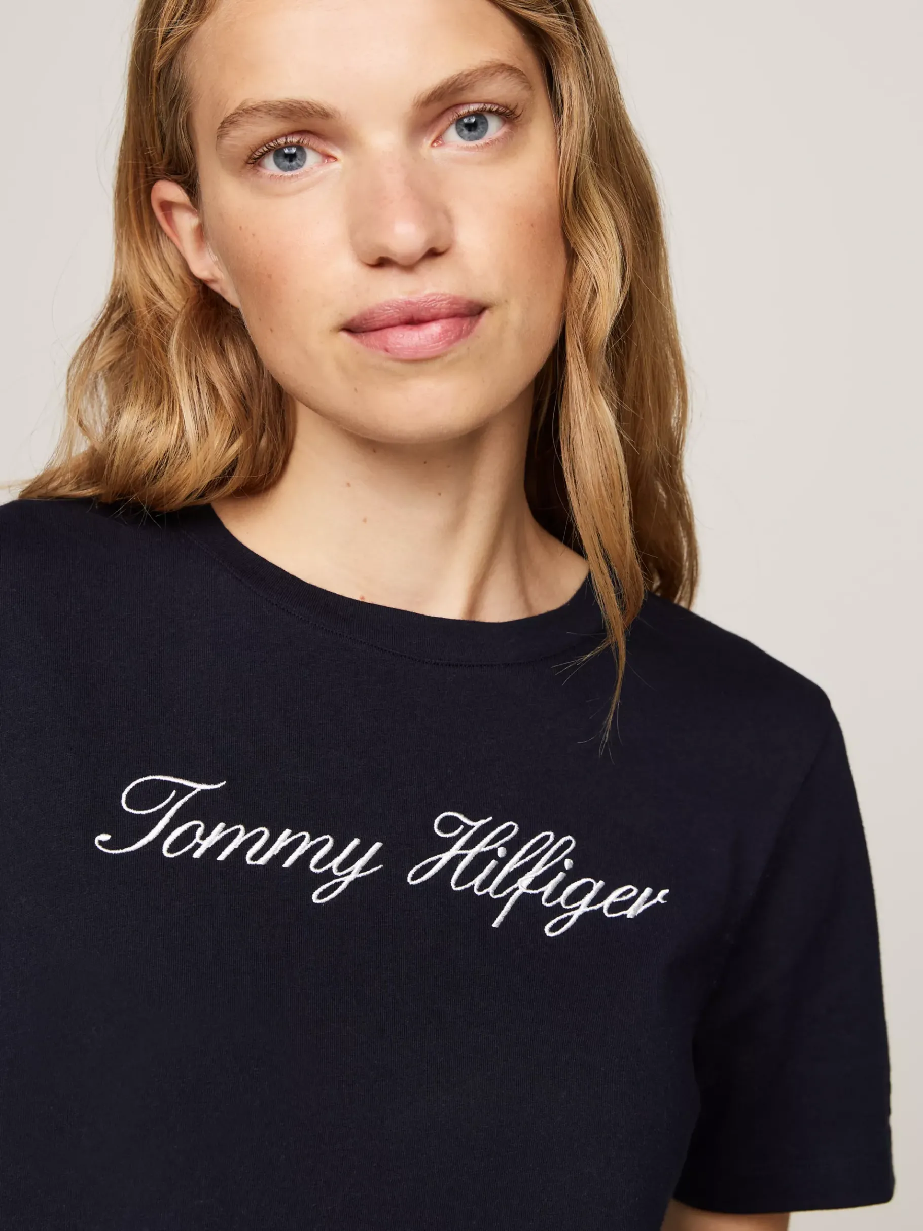 Tommy Hilfiger T-Shirt mit Script-Logo NOS DESERT SKY Best Sale